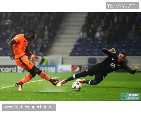 马内射门被挡菲利克斯补射完成帽子戏法球队大胜5-1领先